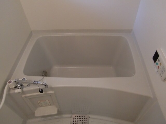 物件内観写真4　(もちろん追い焚き付き)