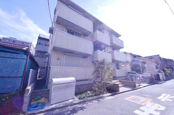 外観(閑静な住宅街にあります)