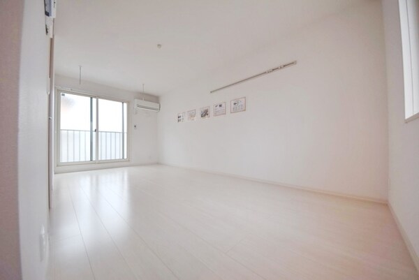 その他室内・内装(明るく広いお部屋です)