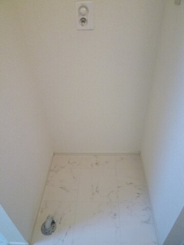 物件内観写真10　(洗濯機置場・防水バン)