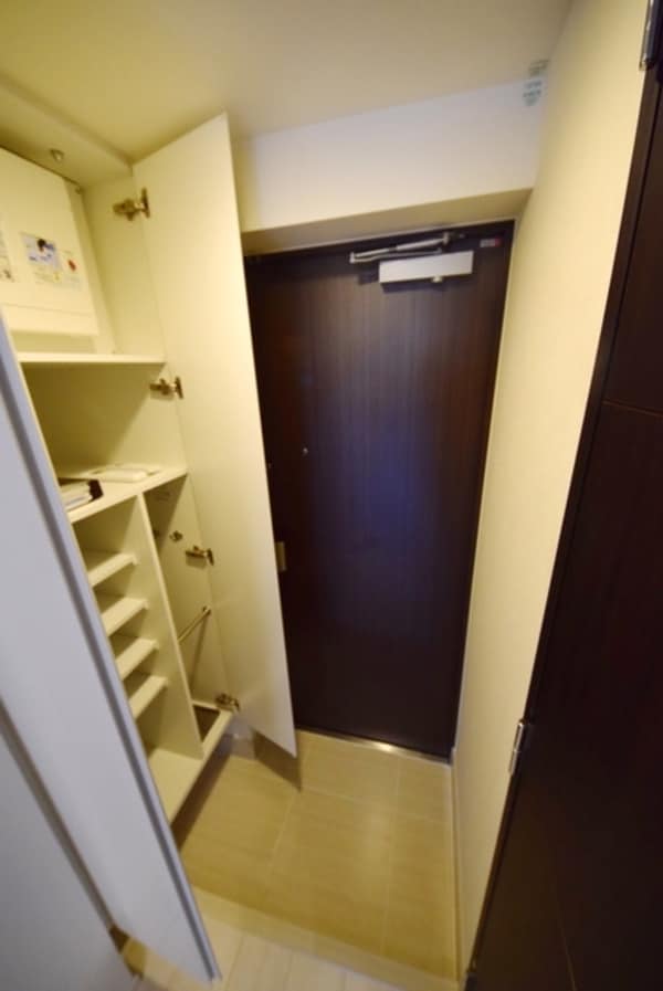 玄関(お問合せは(株)タウンハウジングレジデンス事業部までお問合…)
