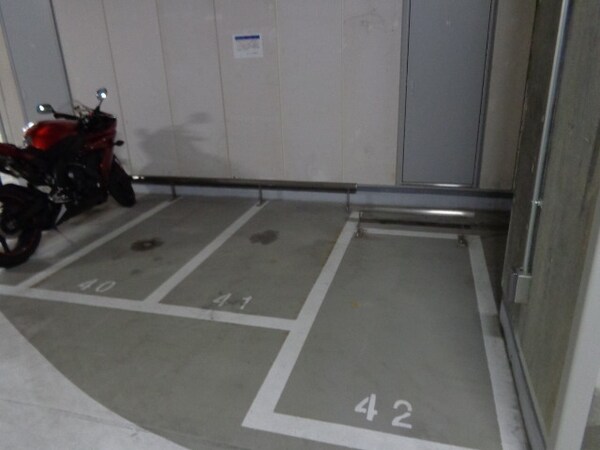 その他(バイク置場)
