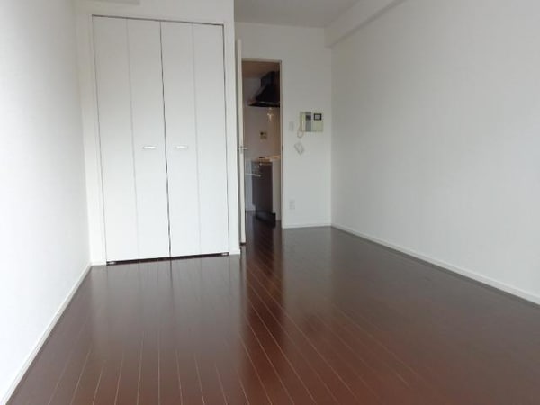 リビング・居室(おしゃれなフローリング色)