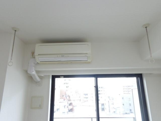 物件内観写真13　(室内物干し金具)