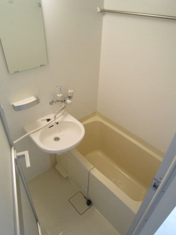 バス／シャワールーム等(バスルーム・洗面台)