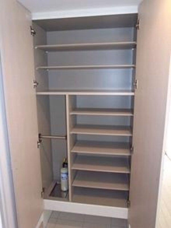 玄関(シューズボックス)