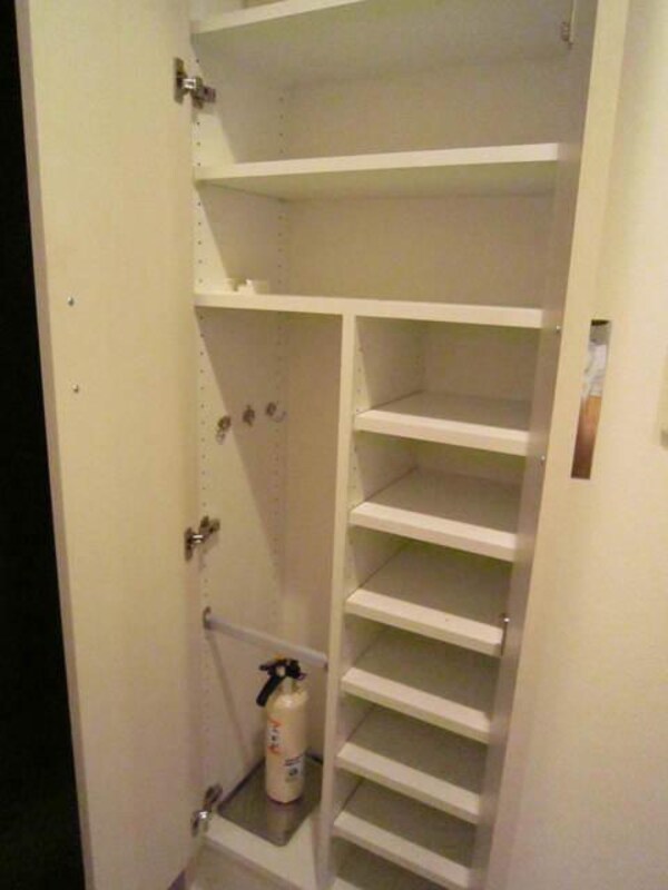 玄関(シューズボックス)