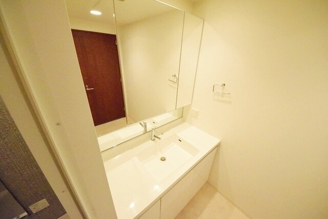 物件内観写真6　(★洗面所★)