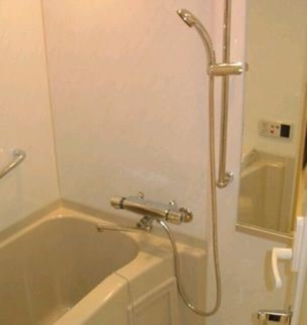 バス／シャワールーム等(浴室乾燥付バスルーム)