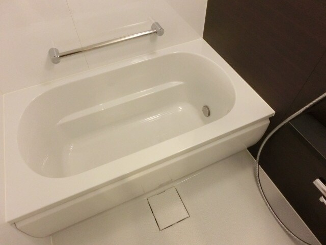 物件内観写真4　(★うれしいゆったりサイズバスです★)