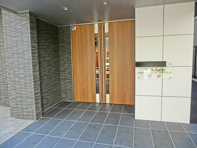 物件内観写真16　(☆重厚感あふれるエントランスです☆)