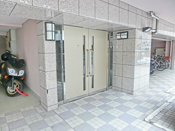 エントランス(落ち着きのあるエントランス周辺)