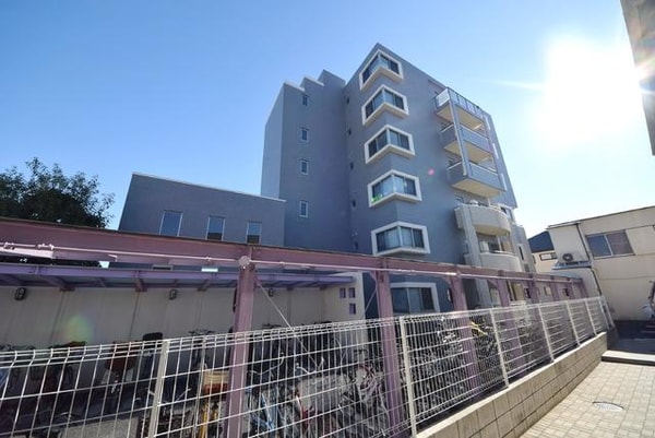 外観(オールフローリングのマンションです)