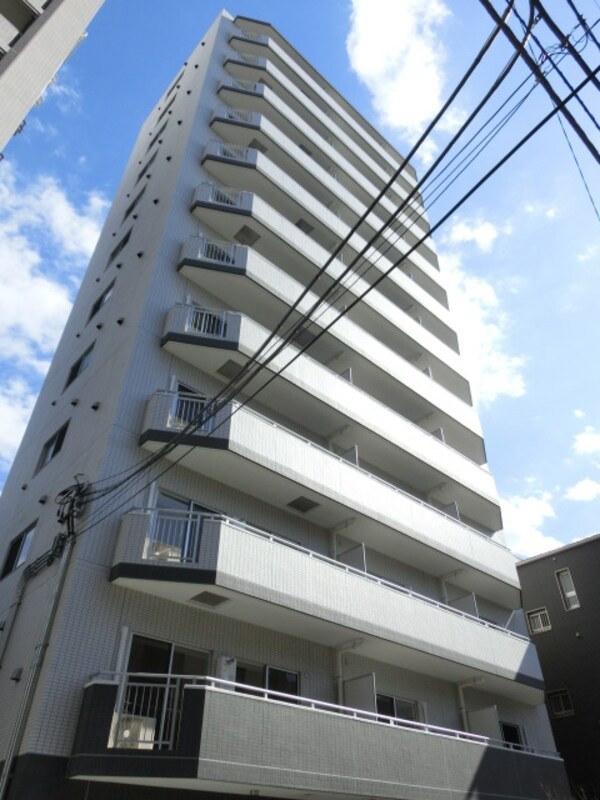 外観(重厚感溢れる分譲賃貸マンション)