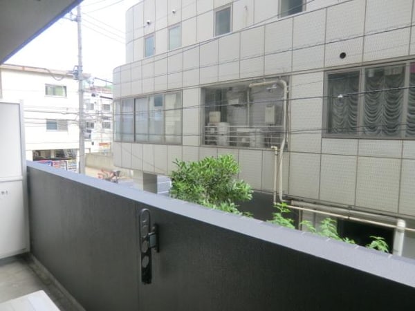 バルコニー(閑静な住宅街)