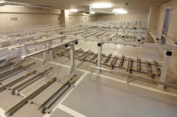 その他(雨でも安心屋内駐輪場)