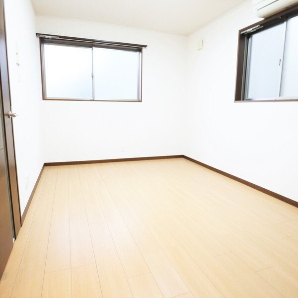 物件内観写真13　(リビング/居室)