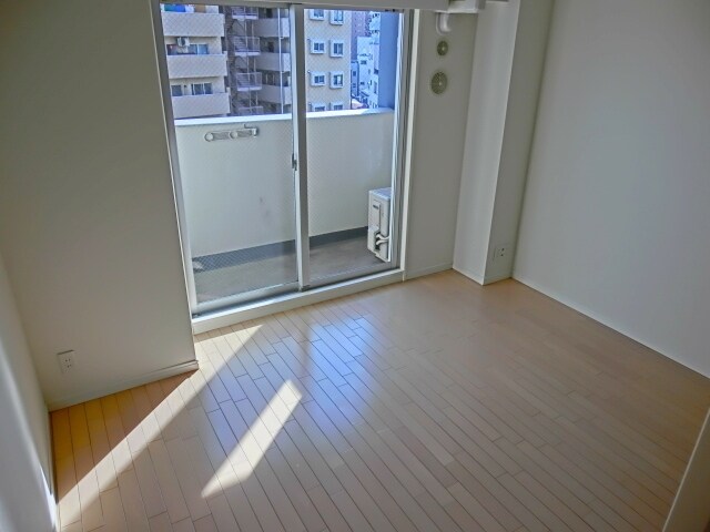 物件内観写真2　(日当たり良好)