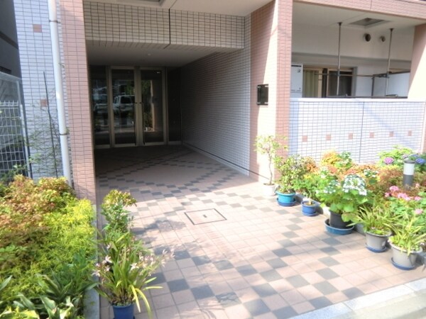 エントランス(エントランスアプローチ)