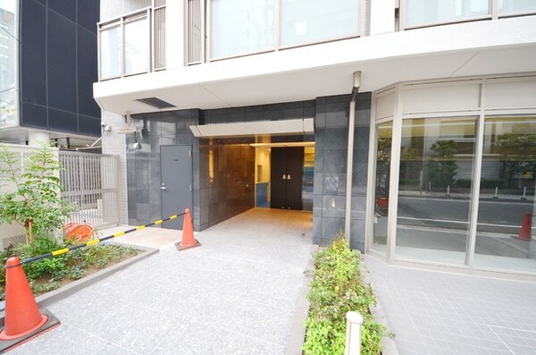 エントランス(お問合せは(株)タウンハウジングレジデンス事業部　赤坂店・…)