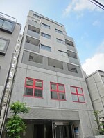 コンクリート打ちっぱなしのお洒落な外観