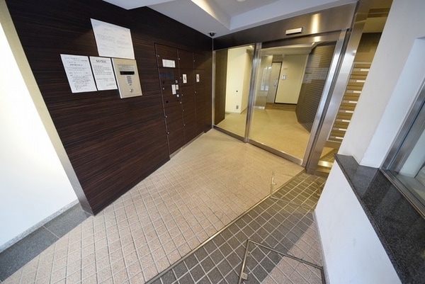 エントランス(お問合せは(株)タウンハウジングレジデンス事業部　赤坂店・…)