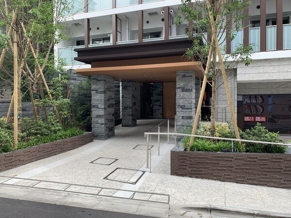 エントランス(お問合せは(株)タウンハウジングレジデンス事業部【03-…)