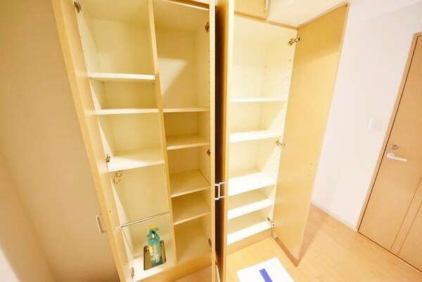 玄関(お問合せは(株)タウンハウジング赤坂店へ【03-5563-…)
