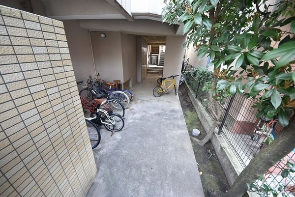駐車場(駐輪所)