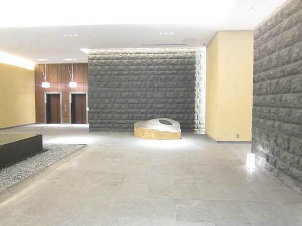 エントランス(お問合せは(株)タウンハウジングレジデンス事業部　赤坂店・…)