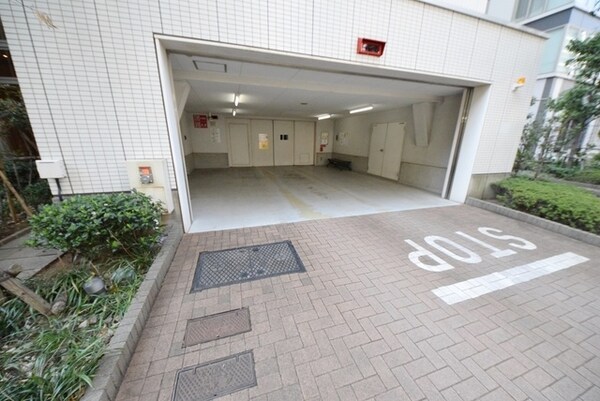 駐車場(お問合せは(株)タウンハウジングレジデンス事業部【03-…)