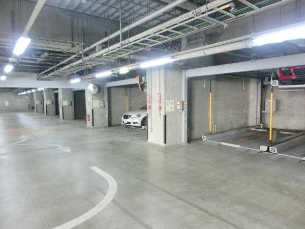 駐車場(タウンハウジングレジデンス事業部　恵比寿店・赤坂店までお問…)