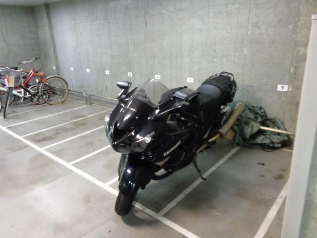 物件内観写真9　(バイク置場)