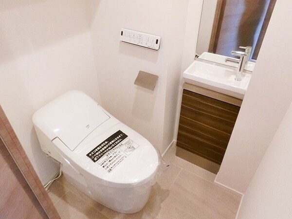 トイレ(お部屋探しは株式会社　タウンハウジング　までお気軽にお問合…)