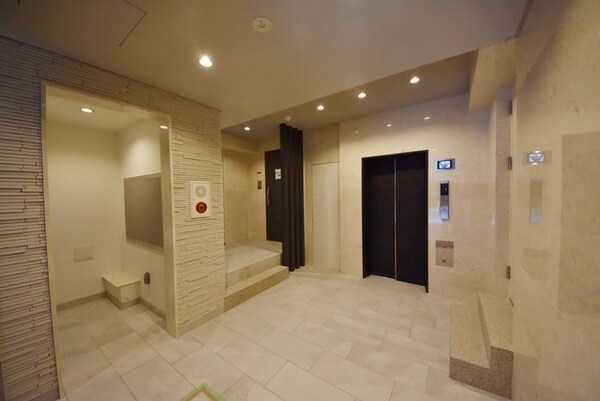 エントランス(お問合せは(株)タウンハウジング東京へ)