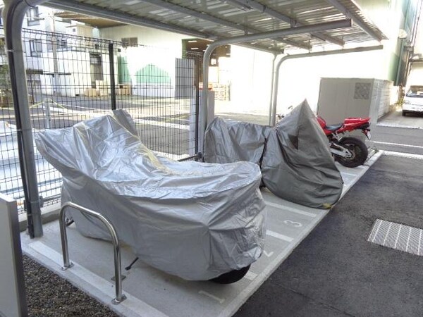 その他(バイク置場)