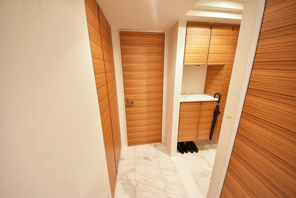 玄関(※別タイプ部屋写真参考※)