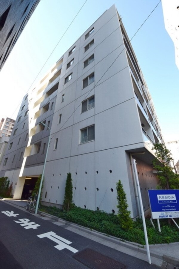外観(地上7階建て)