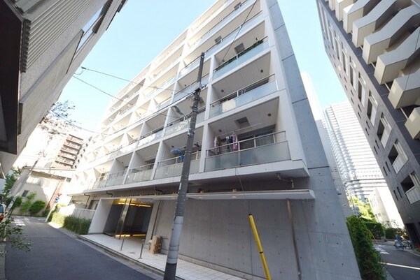 外観(地上7階建て)