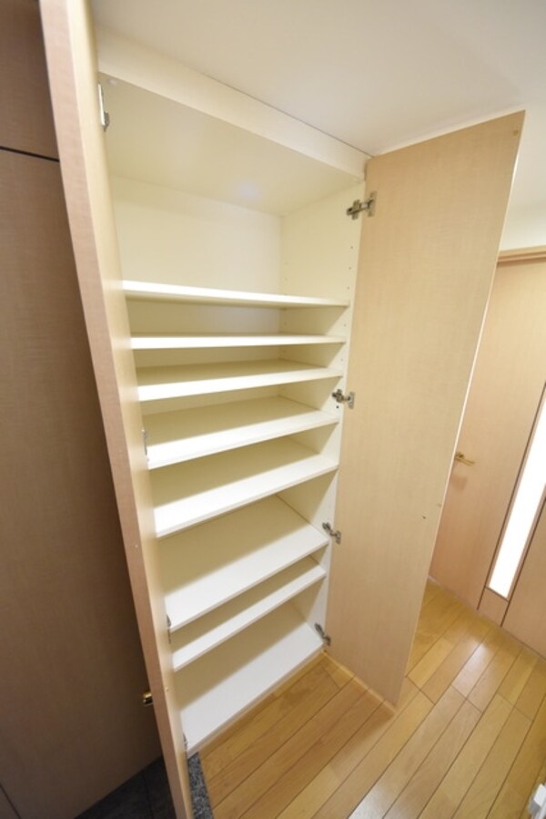 収納(お問合せは(株)タウンハウジング東京へ)