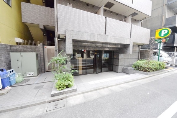 エントランス(お問合せは(株)タウンハウジング東京へ)