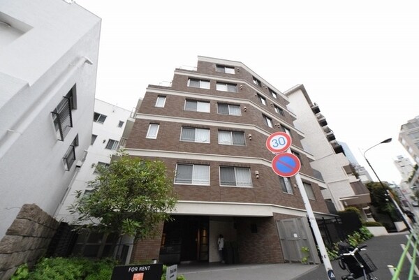 外観(四季折々の情景が楽しめます)