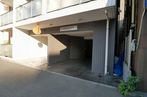 庭(駐車場)