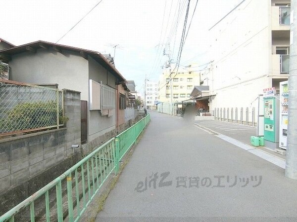 その他(前面道路)