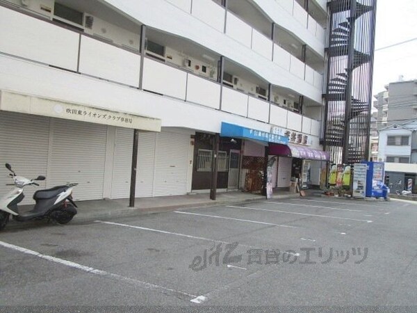 駐車場(駐車場)