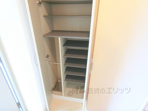 物件内観写真28　(下駄箱)