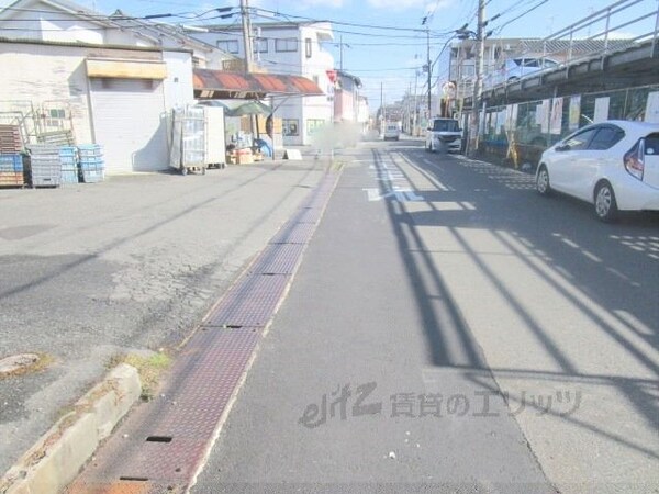 その他(前面道路)