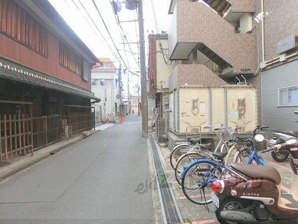 その他(前面道路)