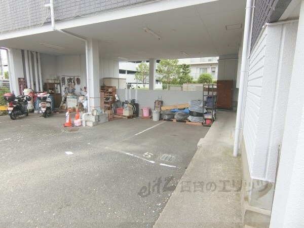 駐車場(駐車場)