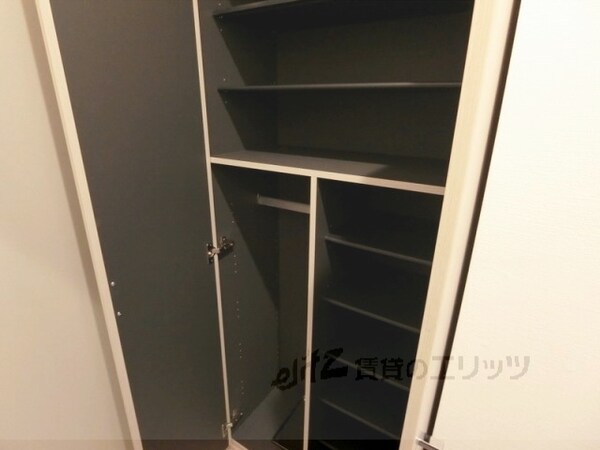 設備(下駄箱)